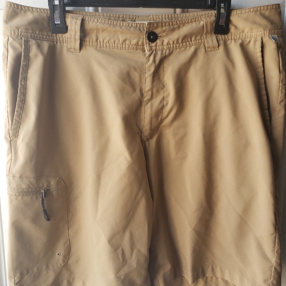 Men shorts - Picture 1 of 3